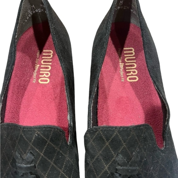 Munro Tallie Tassle Flats Loafer Size 7.5 Black Quilted Suede Slip On Shoes - Picture 7 of 9